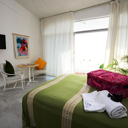 Dolphin Cove Inn Manzanillo Extérieur photo