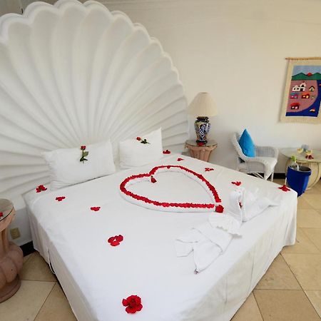 Dolphin Cove Inn Manzanillo Extérieur photo