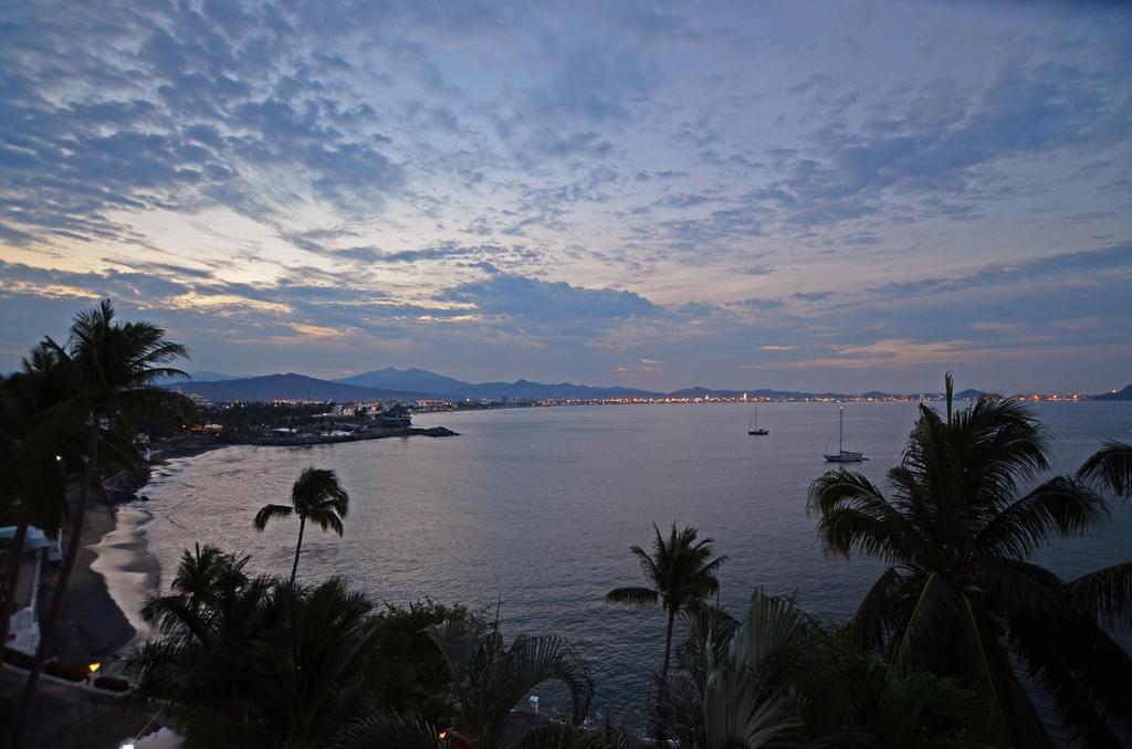 Dolphin Cove Inn Manzanillo Extérieur photo