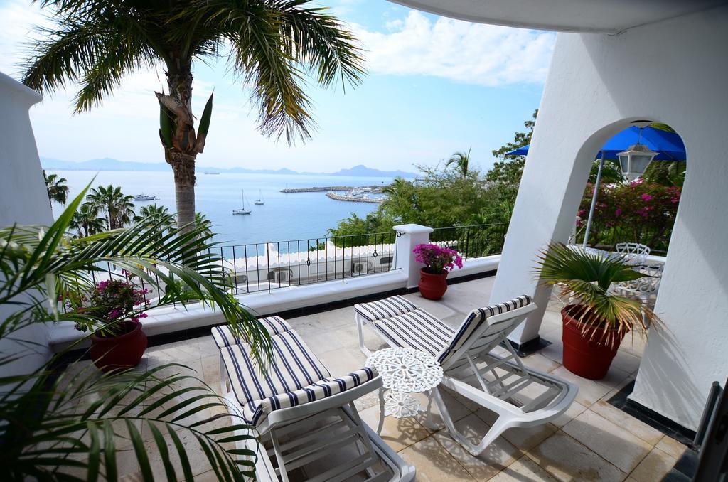 Dolphin Cove Inn Manzanillo Extérieur photo