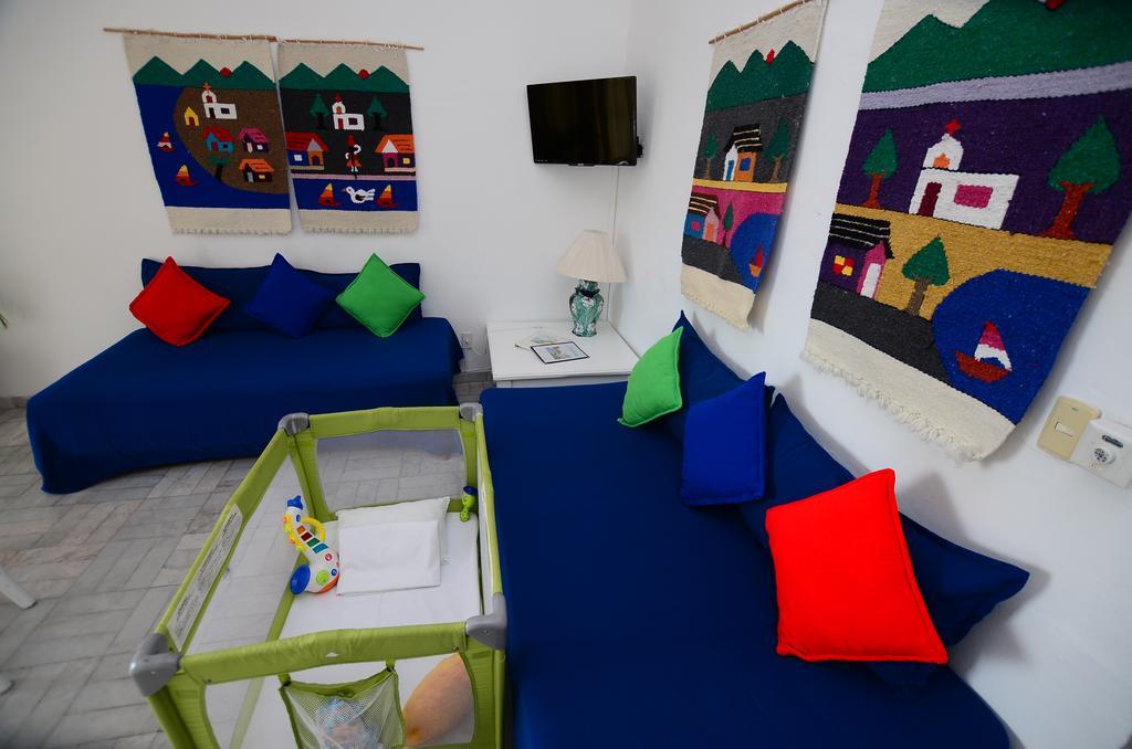 Dolphin Cove Inn Manzanillo Extérieur photo