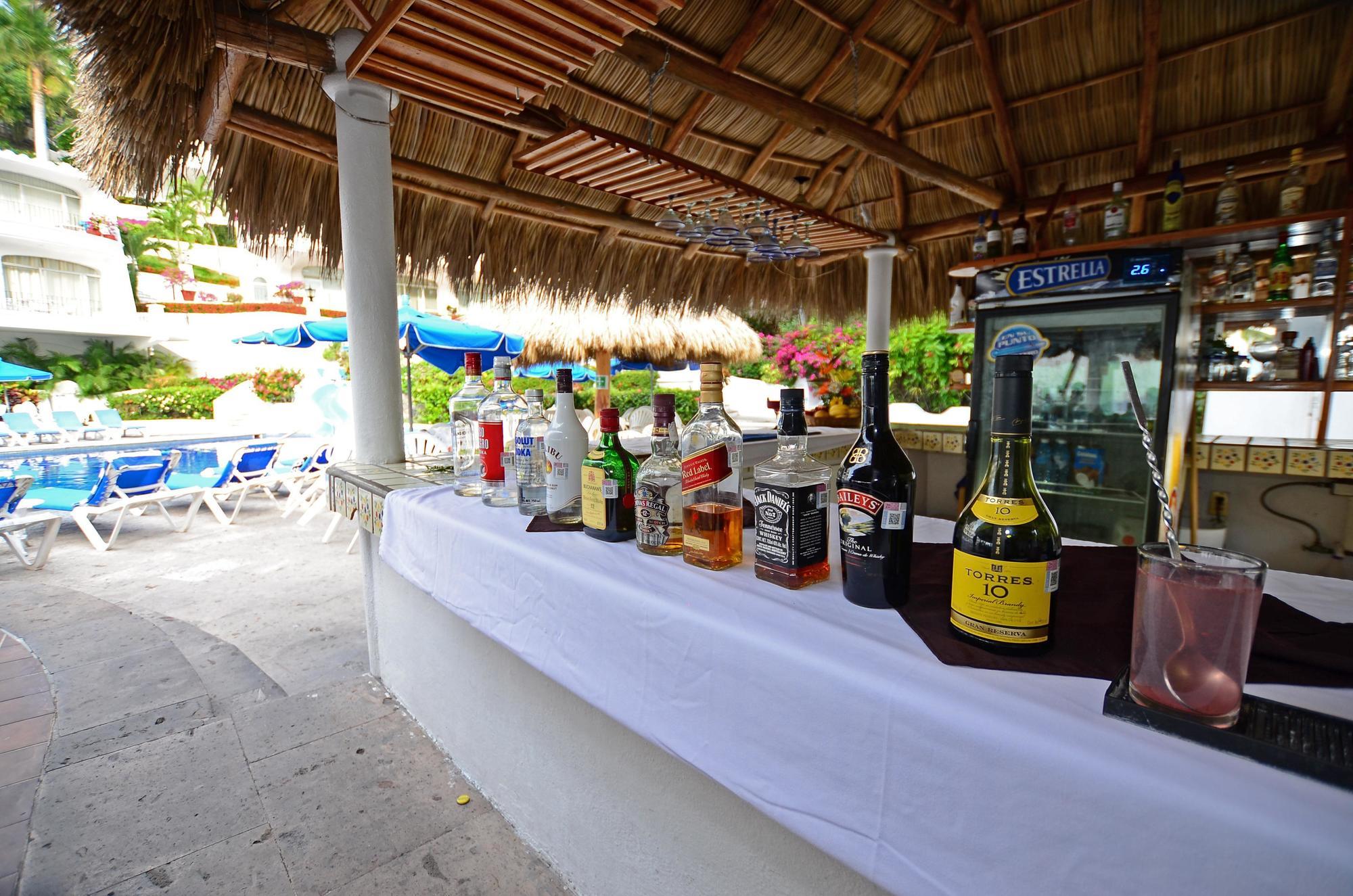 Dolphin Cove Inn Manzanillo Extérieur photo