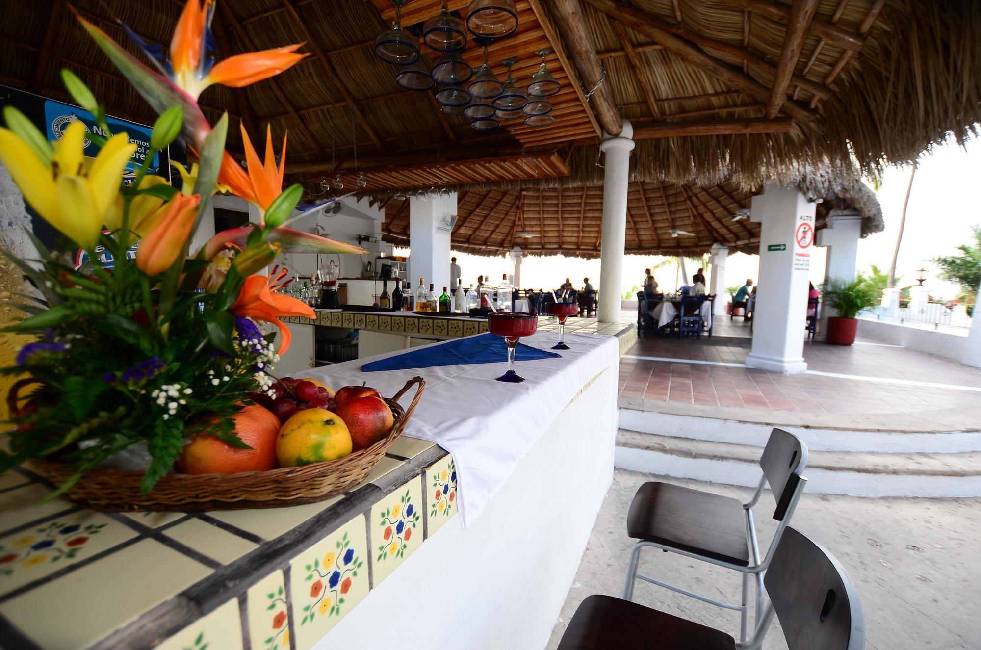 Dolphin Cove Inn Manzanillo Extérieur photo