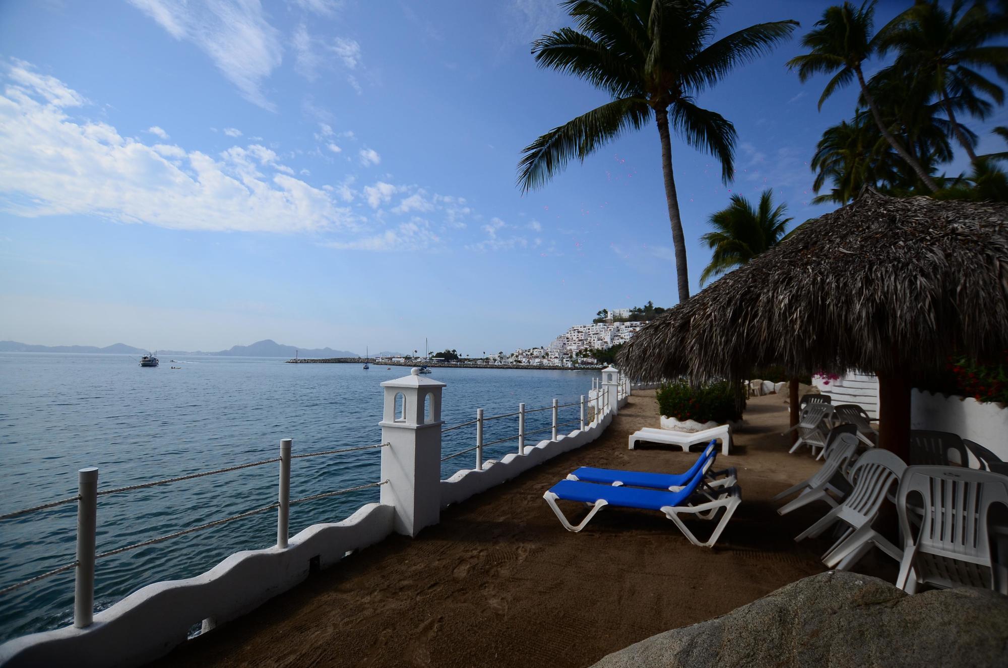 Dolphin Cove Inn Manzanillo Extérieur photo